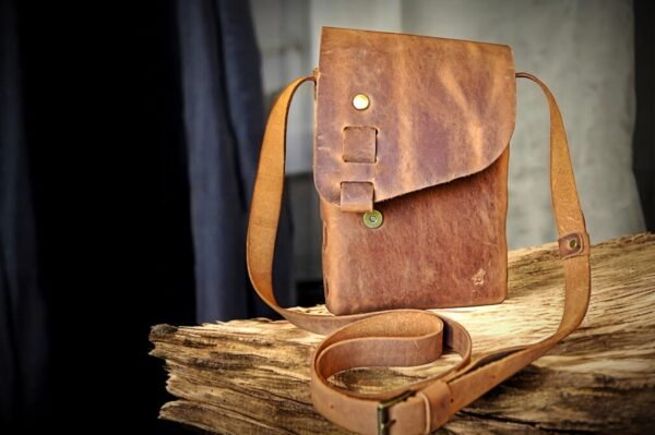 Unisex leather bag vintage aspect 01 - Image 5