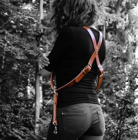 Read more about the article Elevate Your Photography with Handmade Leather Accessories from Romania